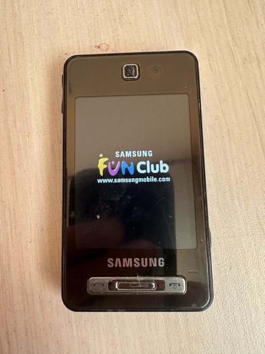 Продаю телефон самсунг