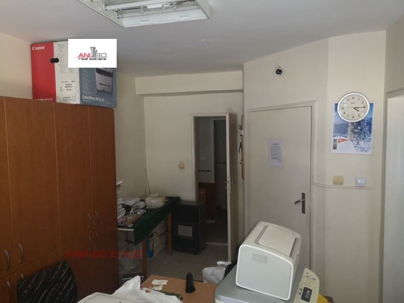 Дава се под наем Офис в Варна, Лятно кино Тракия - 40 кв.м за 400 € - Снимка #1