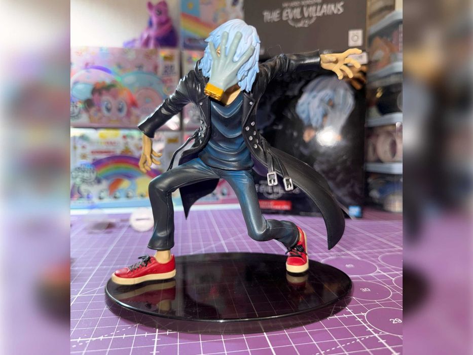 Аниме значки, брелоки, фигурки