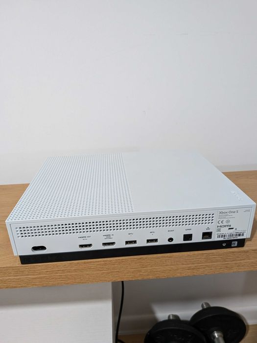 XBOX One S 1TB in stare excelenta