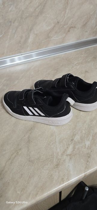 Маратонки номер 32