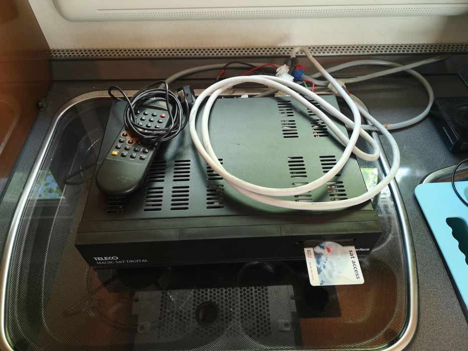 Автоматична сателитна чиния - система за кемпер / каравана TELECO