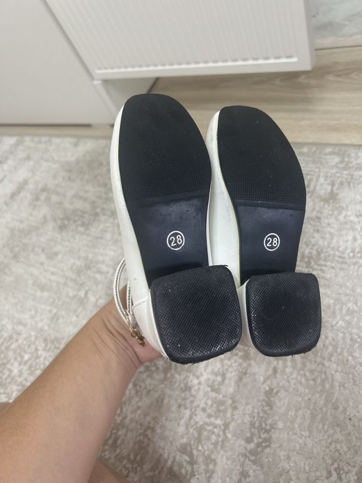 Продам туфельки для девочек