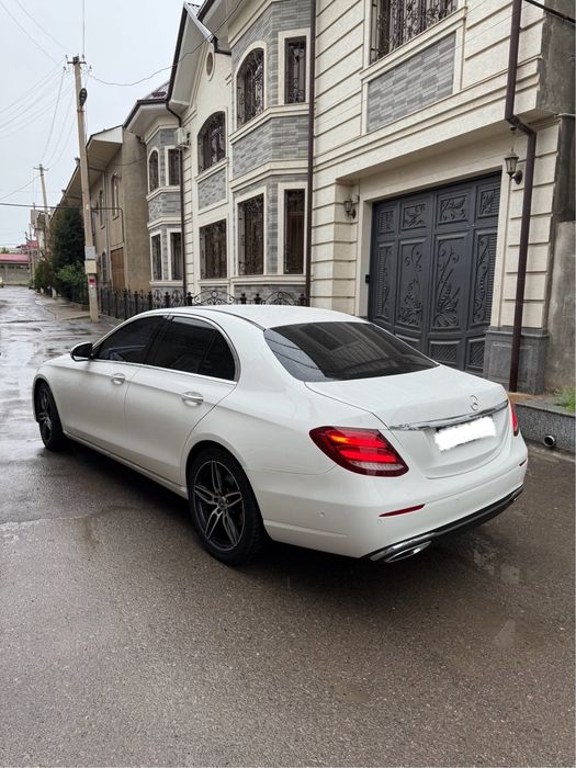 Mercedes-Benz W213 E200