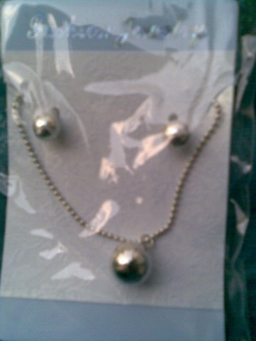 Лот бижута- 1- тъмно сиви(почти черни) камъни