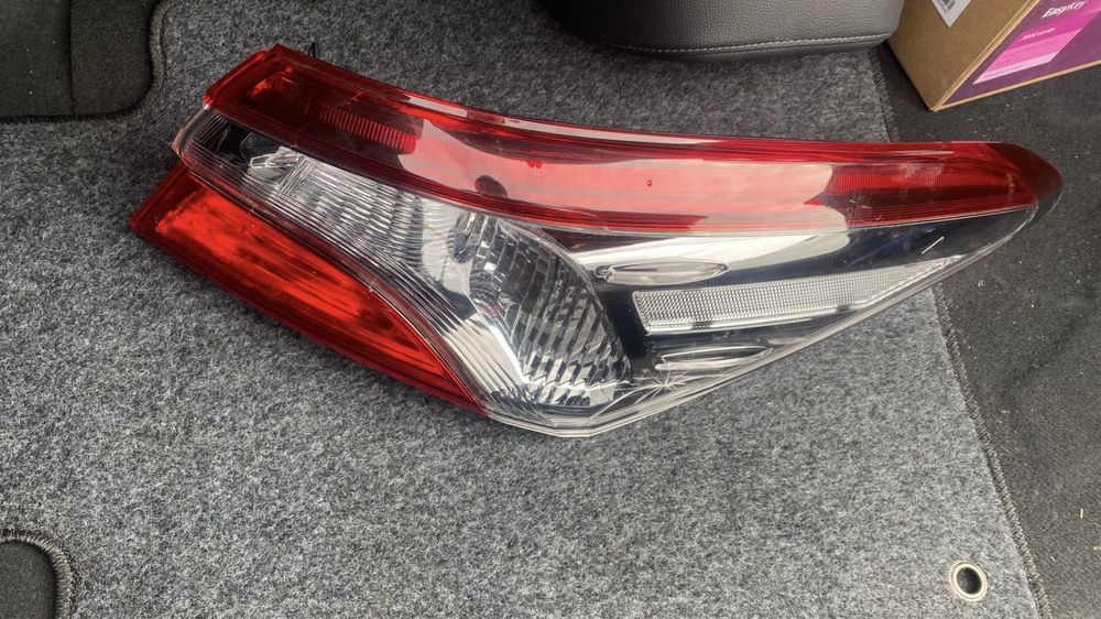 Задний фонарь камри 75