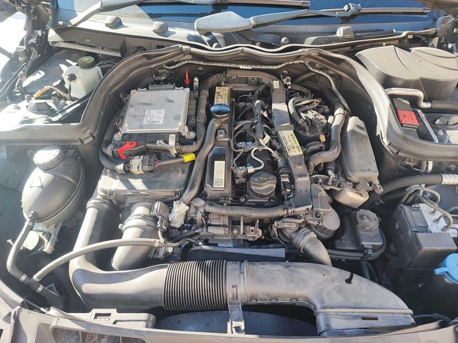 Мерцедес C 220 CDI 170 коня W204 спорт купе На Части