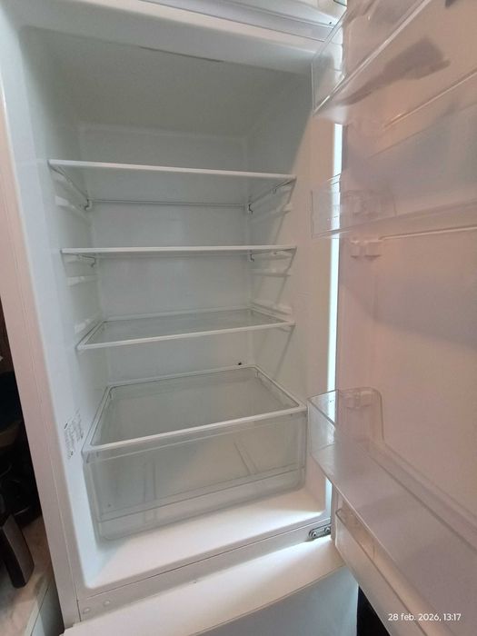 combina frigorifica Samsung-perfect functionala, foarte curata