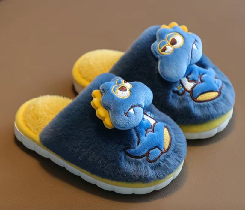 Продаю детские тапочки