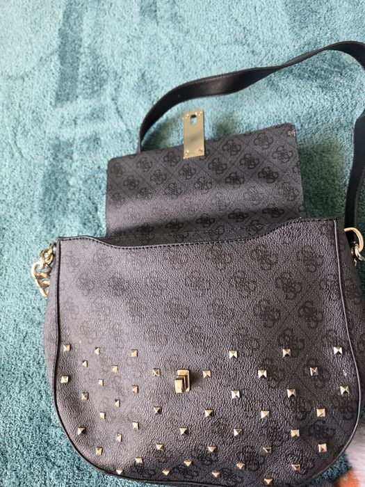 Чанта Guess в отлично състояние