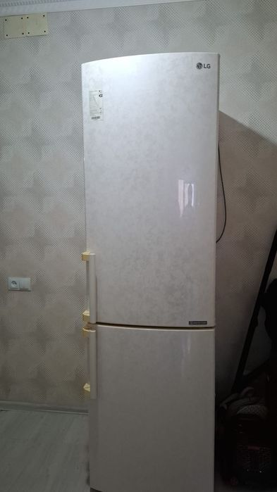 Продам холодильник