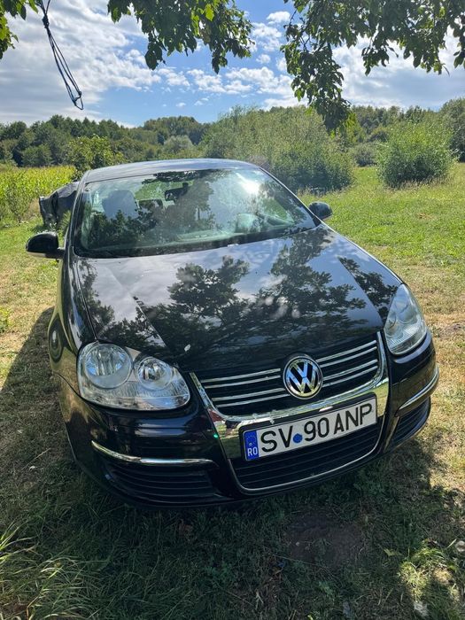 Volkswagen Jetta, 2.372 € — imagine 4