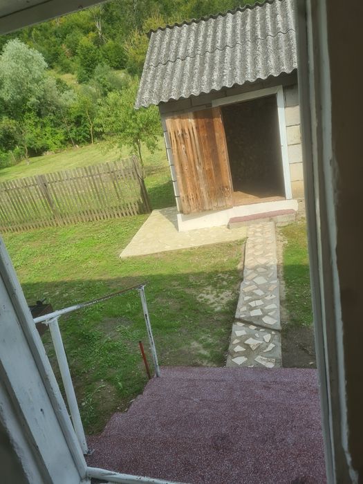 Vind 2 case pe același cefe