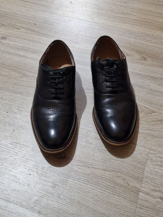 Vănd ghete si pantofi