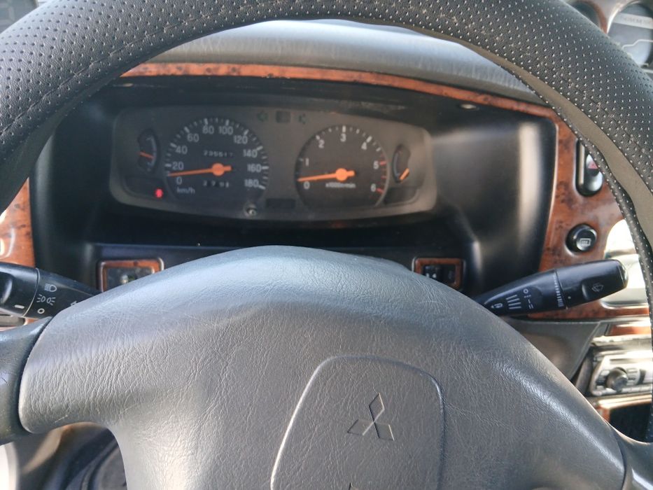 Мицубиши  Л200 Дизел 2,5