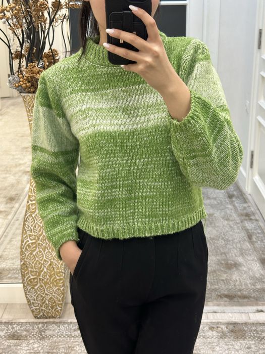 Хорошая вязанная кофточка