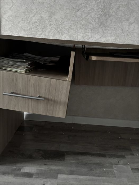 Продам Стол письменный компьютерный