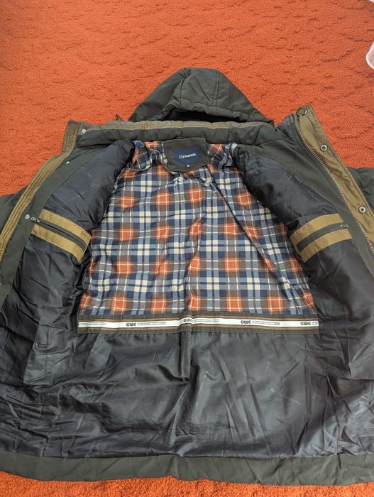 Зимняя куртка - пуховик