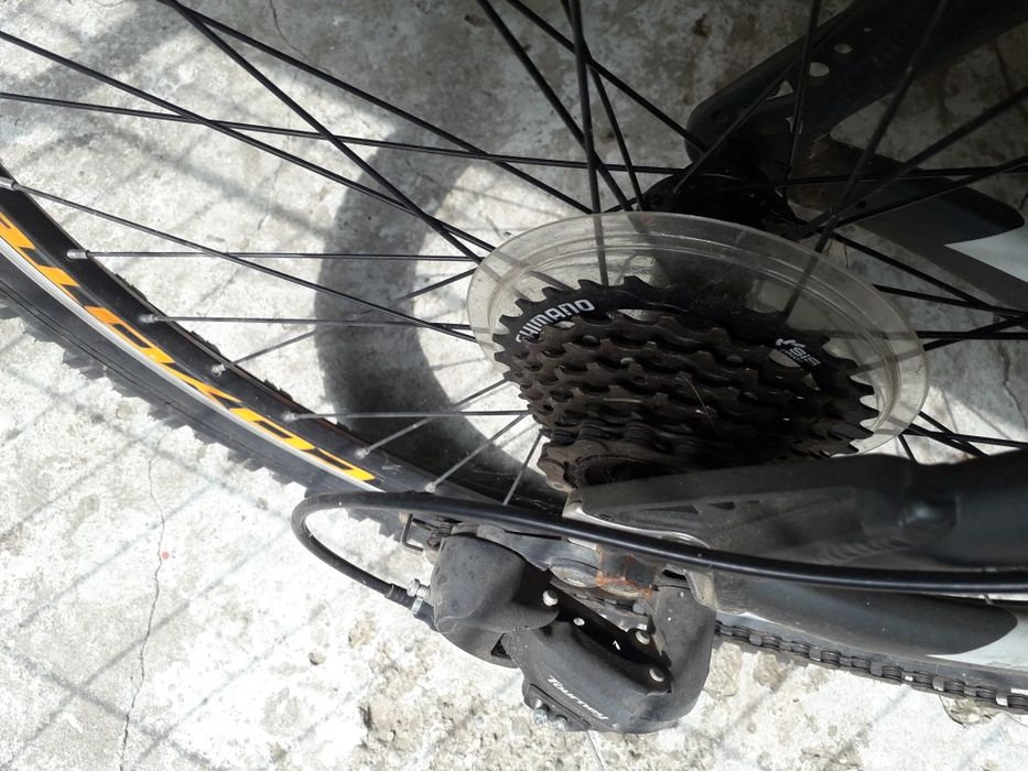 Vand bicicleta de adult.