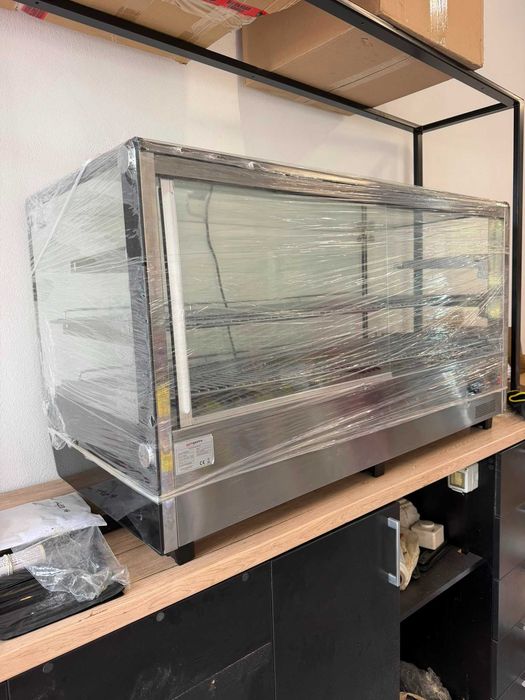 Vand echipamente Horeca (aparat Vafe, vitrina calda)