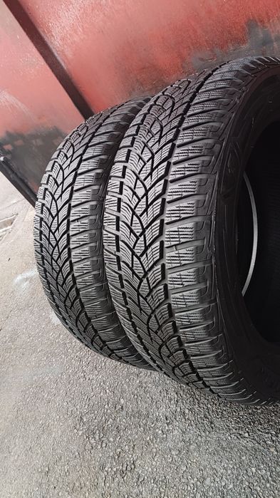 2бр. зимни гуми 225/55/17 GoodYear Ultra Grip Performance+
dot2724