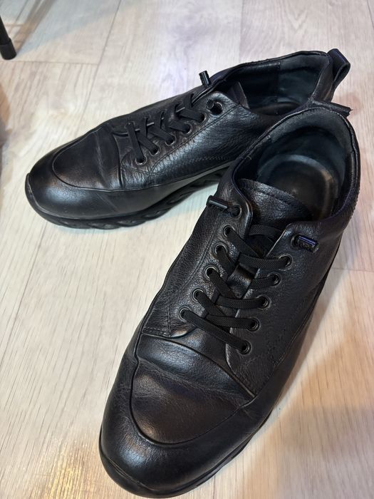 Продам мужскую обувь