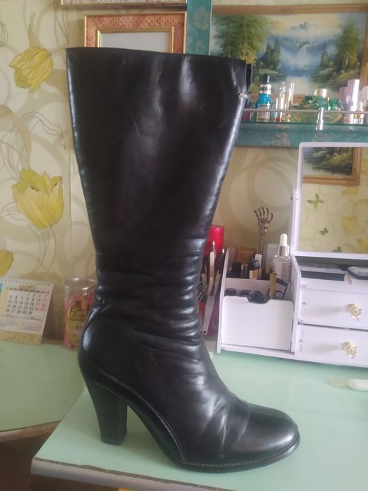 Продам зимние кожаные сапоги