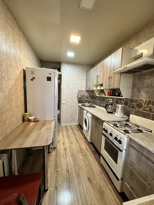 Продаётся на Ц-6 3х комнатная квартира 77-Серии