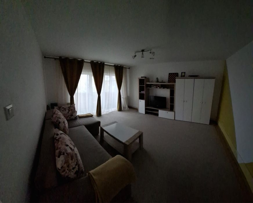 Inchiriez apartament 3 camere