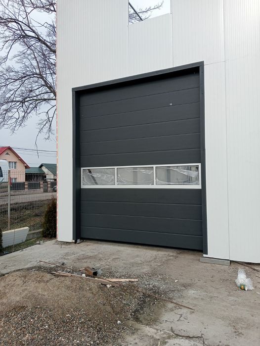 Usa de garaj Falticeni