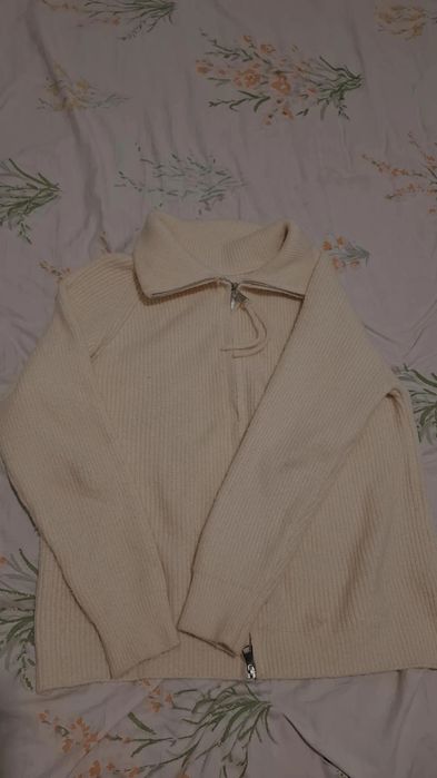 Свитер көп киілмеген.