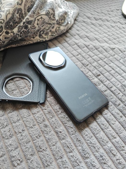 Honor magic V3 512gb 12+12ram turbo