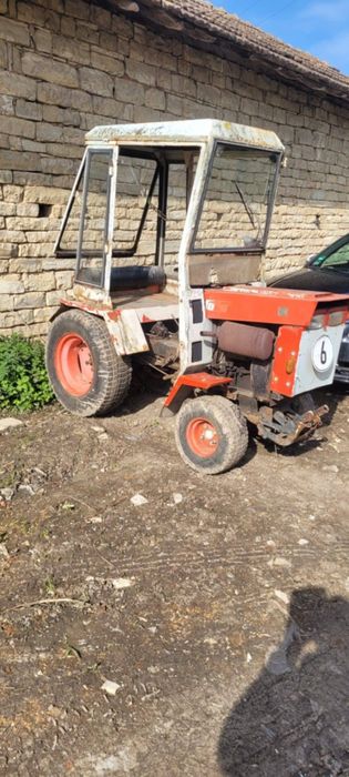 Трактор със косачка