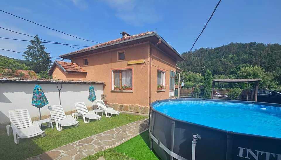 „ Бабината къща ”