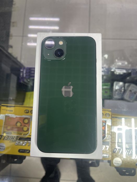 В продаже Айфон 13