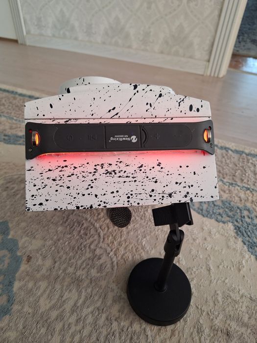 Продается колонка с блютозным микрофоном