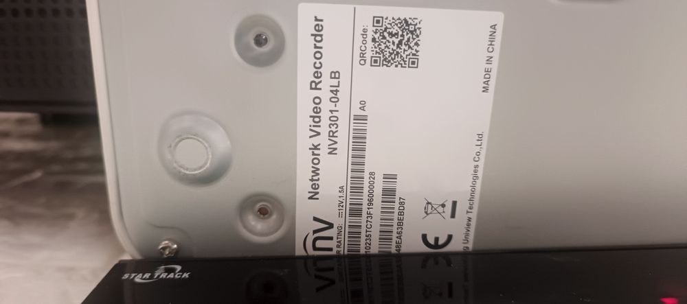 Продам камеры с хард 1 терабайт не дорого 2 камеры в комплекте