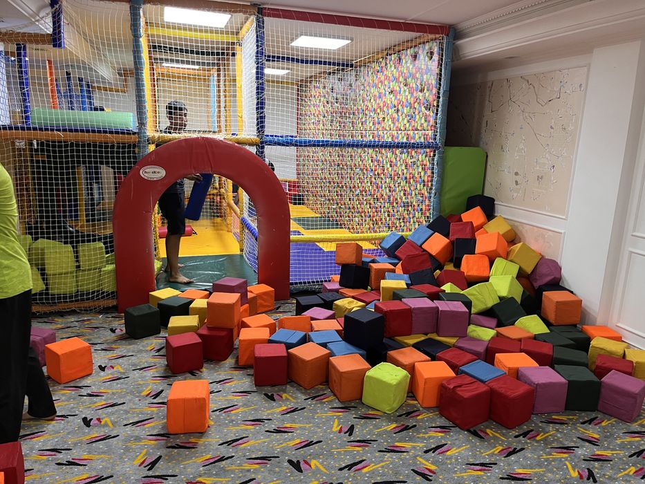 Продается большая игровая зона