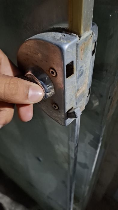 Eshik Oynklar 1sm qalinlikda