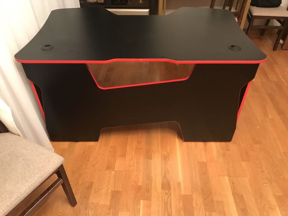 Продам игровой стол для компьютера