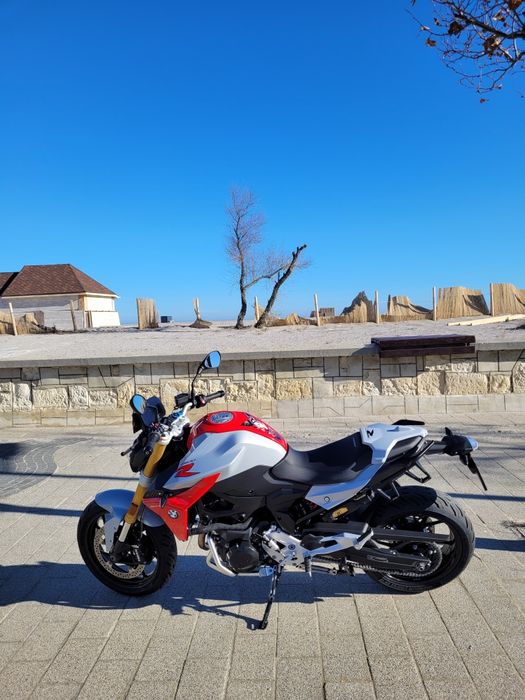 Vând motocicleta BMW F900R