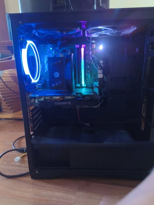 PC gaming I5 9500 , GTX 1660 Super , 16 Gb RAM , NVMe 256 , hdd500