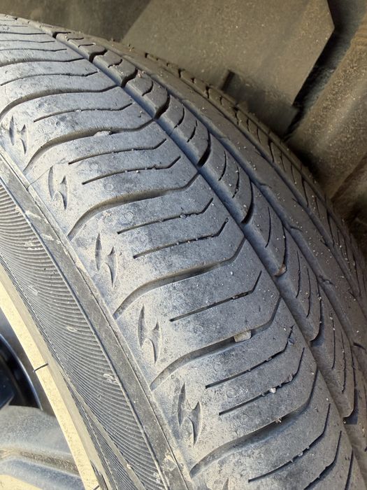 Продам резину 215/50 R17