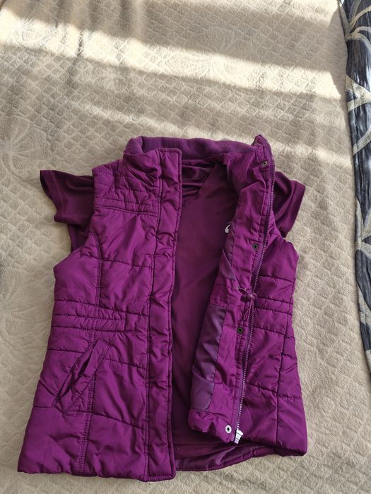 Спортен лот от тениска Asics и елек