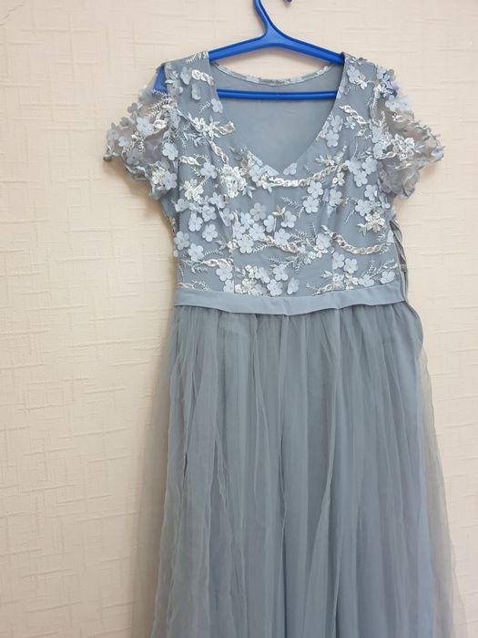 Платье вечернее в отличном состоянии