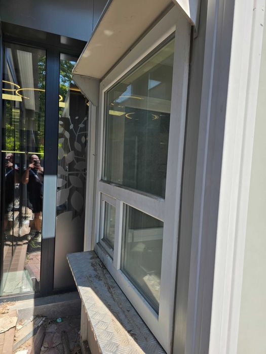 Охранителна кабина