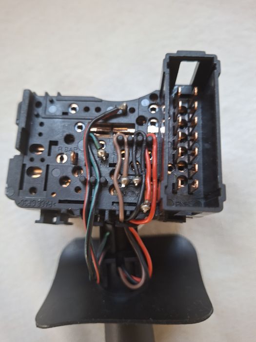 Comutator lumini Logan