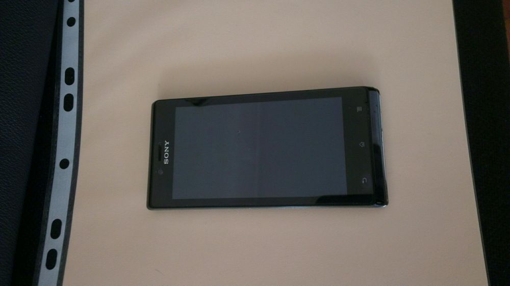 Телефон Sony J мобилен