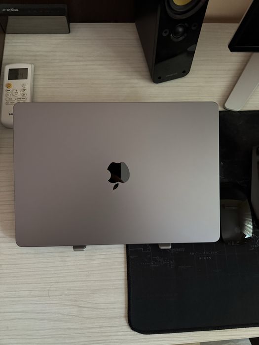 Apple Macbook Air 15.3 inch