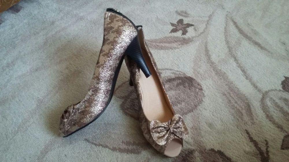 Продам шикарные туфли.